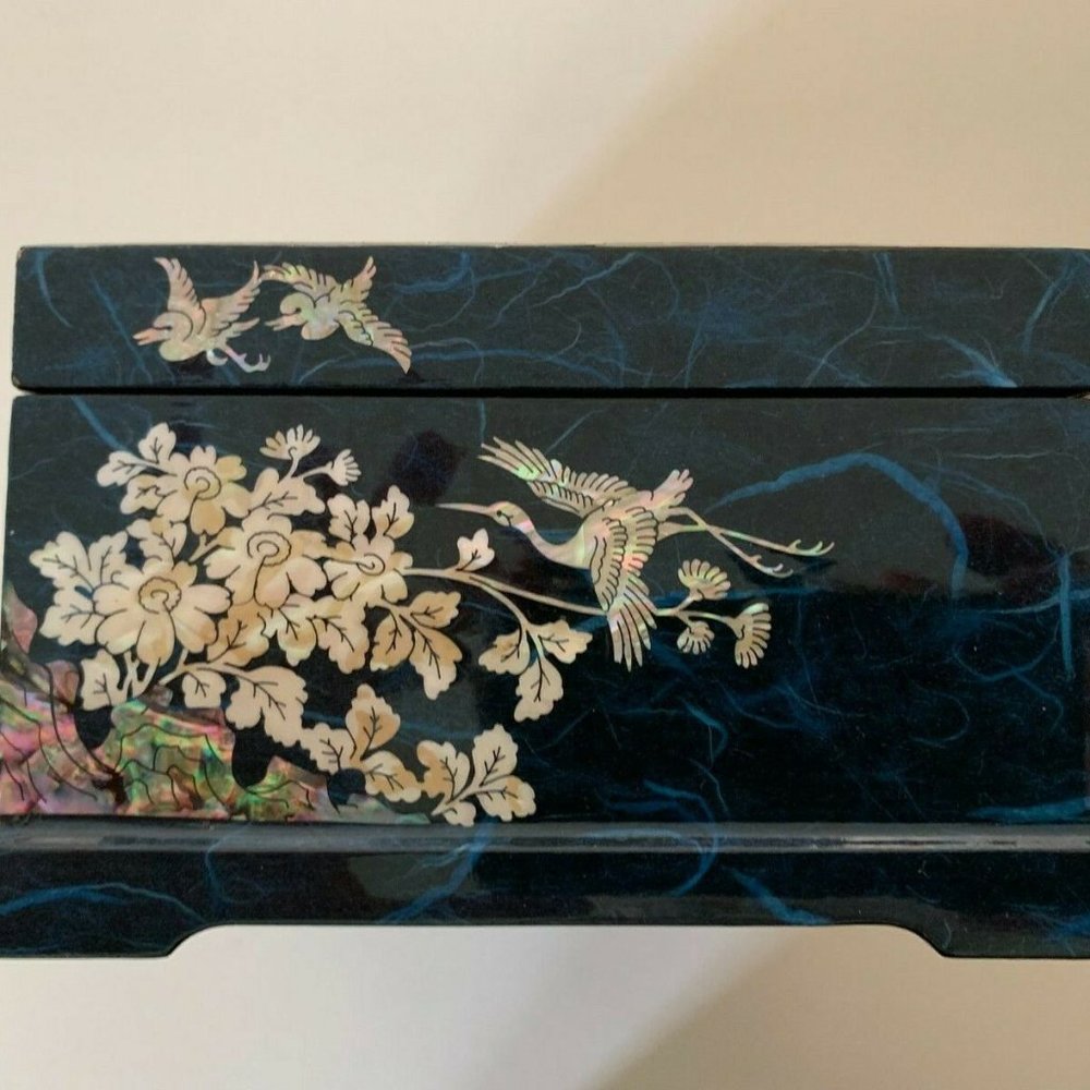Mother of Pearl Black 2-tier Jewelry Box Asian Cranes - Picture 3 of 6